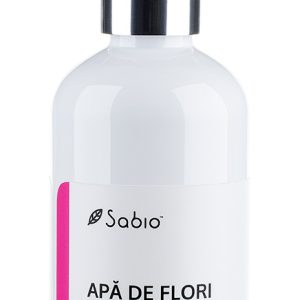 Apa de flori de trandafiri