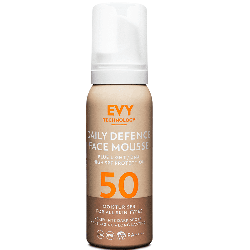 Spuma pentru fata cu SPF50 Daily Defence